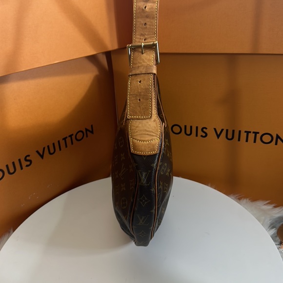 💎✨AUTHENTIC✨💎 Louis Vuitton Croissant GM - Picture 10 of 15